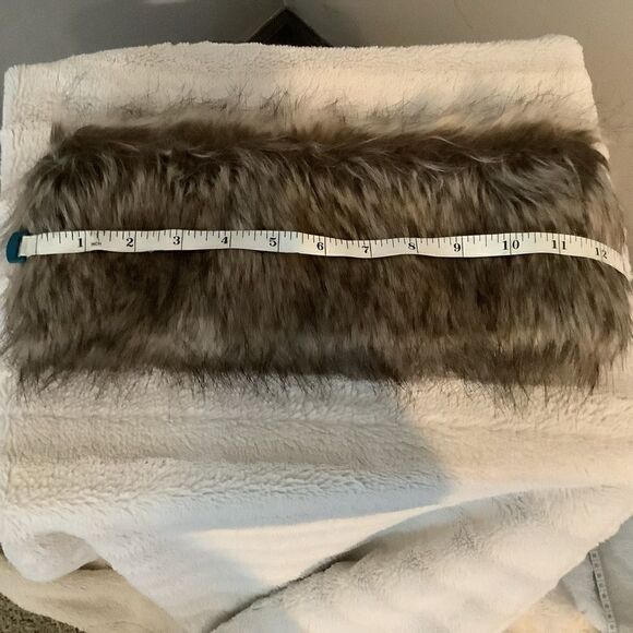 Fuzzy Faux Fur Gator NWT 12” long brown - Picture 6 of 7